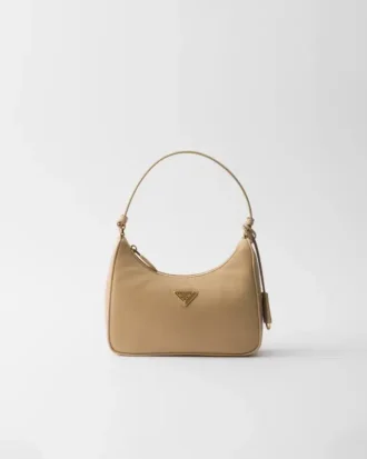 Mini torebka Prada Re-Edition 2005 z materiału Re-Nylon i Saffiano
