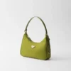 Mini torebka Prada Re-Edition 2005 z materiału Re-Nylon i Saffiano
