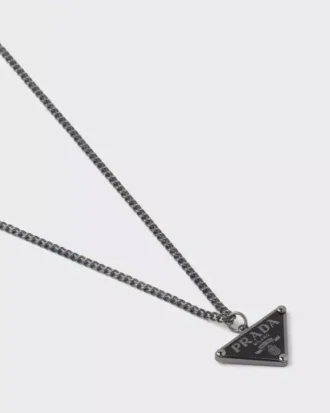 Naszyjnik z zawieszką Prada Symbole