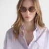 Okulary przeciwsłoneczne Prada z kultową metalową plakietką Okulary przeciwsłoneczne Prada z kultową metalową plakietką