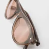 Okulary przeciwsłoneczne Prada z kultową metalową plakietką Okulary przeciwsłoneczne Prada z kultową metalową plakietką