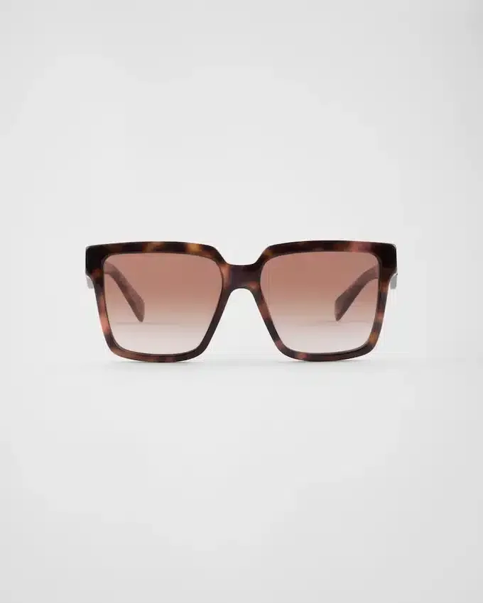 Okulary przeciwsłoneczne z logo Prada Okulary przeciwsłoneczne z logo Prada