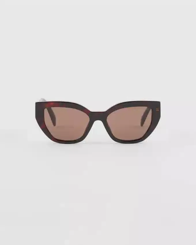 Okulary przeciwsłoneczne z logo Prada Okulary przeciwsłoneczne z logo Prada