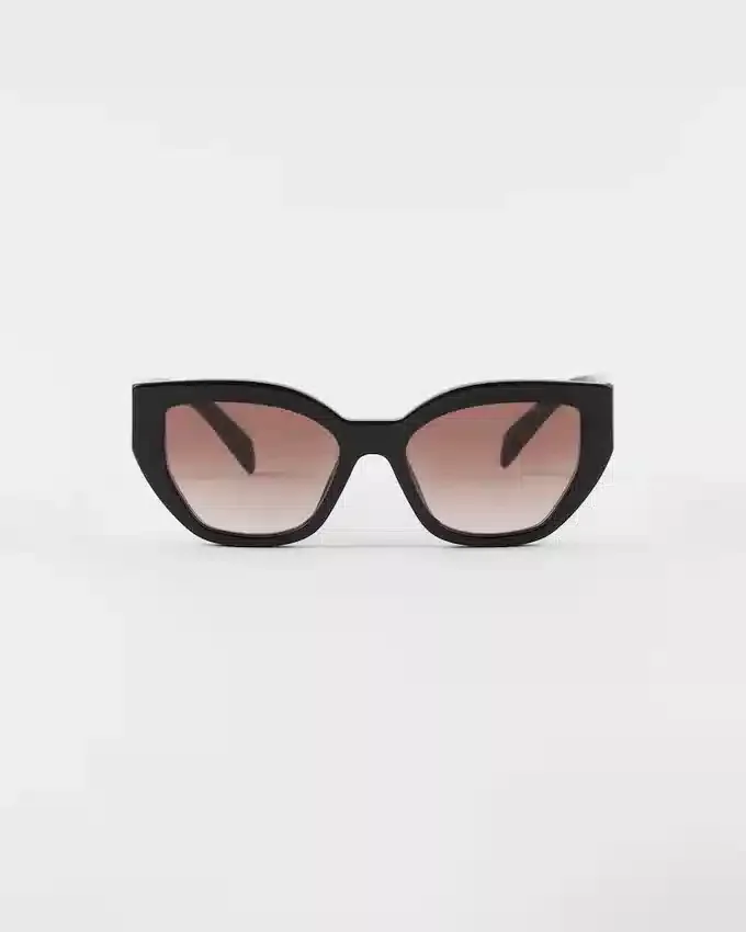Okulary przeciwsłoneczne z logo Prada Okulary przeciwsłoneczne z logo Prada