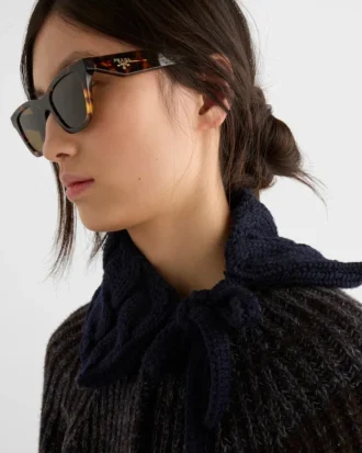 Okulary przeciwsłoneczne z logo Prada