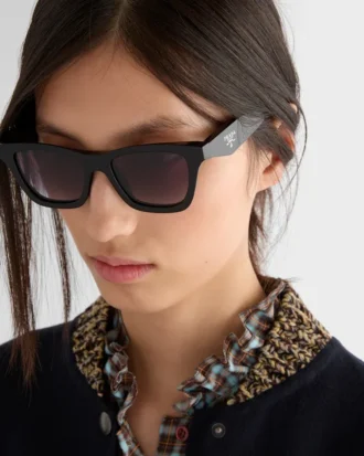 Okulary przeciwsłoneczne z logo Prada