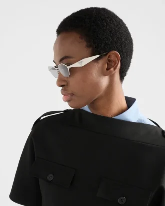 Okulary przeciwsłoneczne z logo Prada