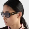 Okulary przeciwsłoneczne z logo Prada Okulary przeciwsłoneczne z logo Prada