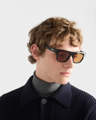 Okulary przeciwsłoneczne z logo Prada Okulary przeciwsłoneczne z logo Prada