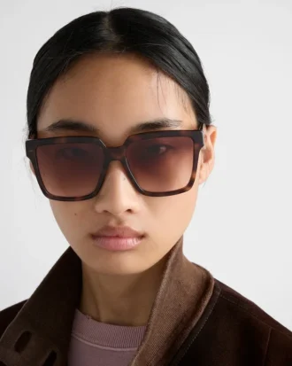 Okulary przeciwsłoneczne z logo Prada