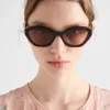 Okulary przeciwsłoneczne z logo Prada Okulary przeciwsłoneczne z logo Prada