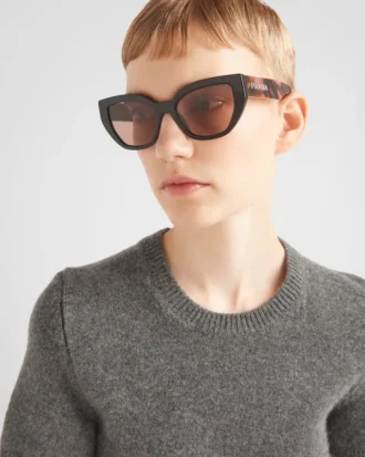 Okulary przeciwsłoneczne z logo Prada
