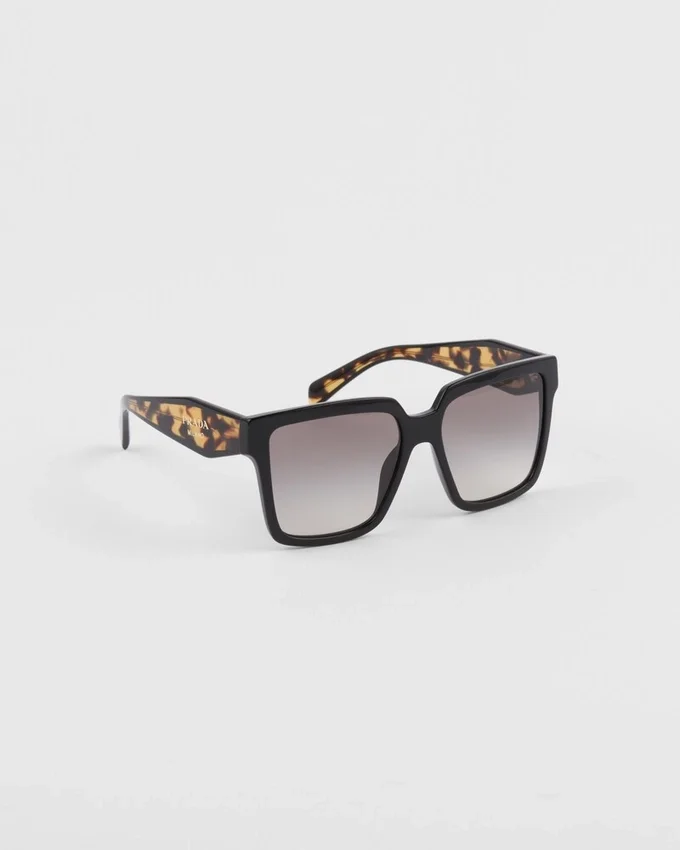 Okulary przeciwsłoneczne z logo Prada Okulary przeciwsłoneczne z logo Prada