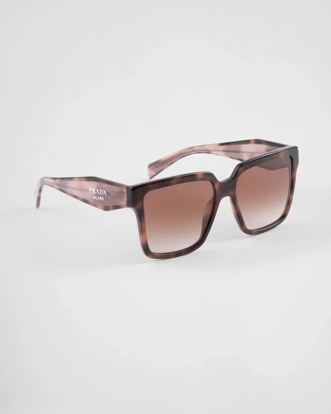 Okulary przeciwsłoneczne z logo Prada Okulary przeciwsłoneczne z logo Prada