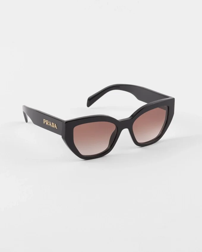 Okulary przeciwsłoneczne z logo Prada Okulary przeciwsłoneczne z logo Prada