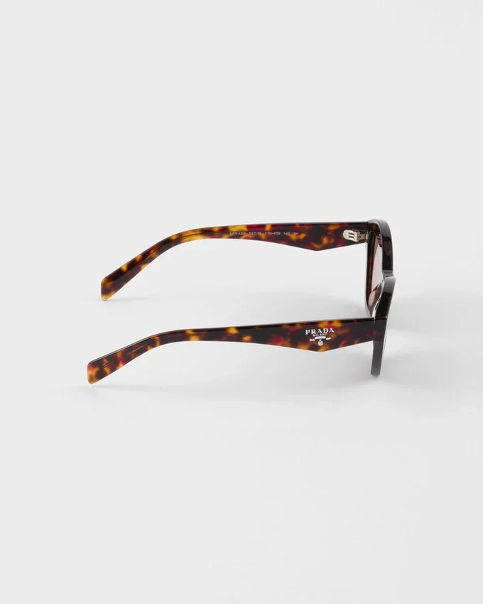 Okulary przeciwsłoneczne z logo Prada Okulary przeciwsłoneczne z logo Prada