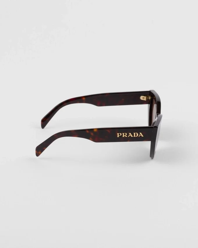 Okulary przeciwsłoneczne z logo Prada Okulary przeciwsłoneczne z logo Prada
