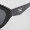 Okulary przeciwsłoneczne z logo Prada Okulary przeciwsłoneczne z logo Prada