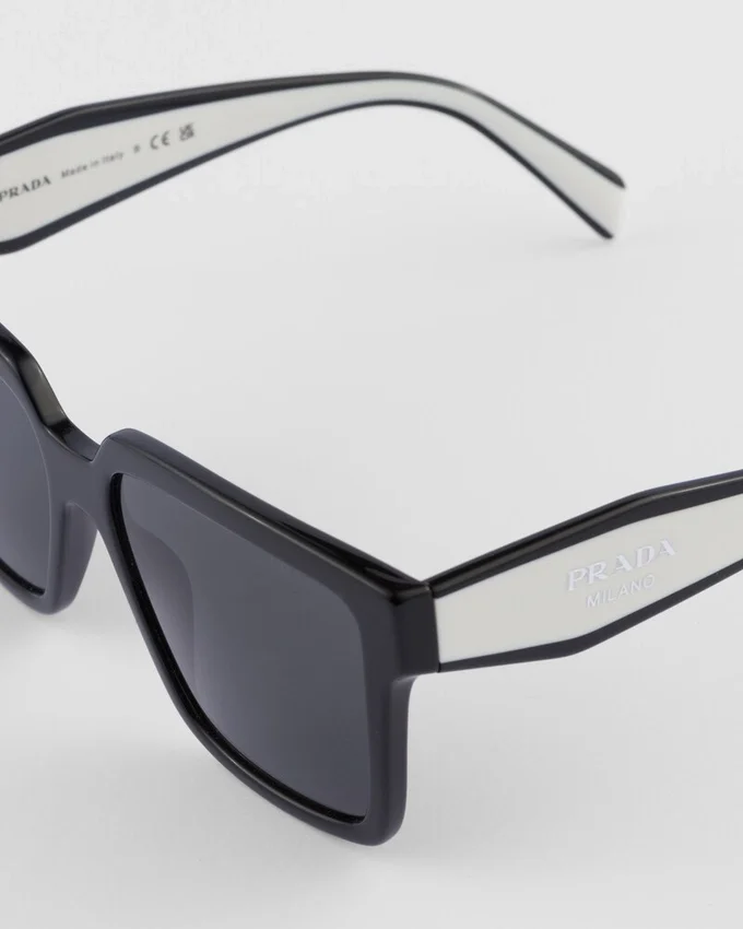 Okulary przeciwsłoneczne z logo Prada Okulary przeciwsłoneczne z logo Prada