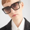 Okulary przeciwsłoneczne z logo Prada Okulary przeciwsłoneczne z logo Prada