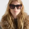 Okulary przeciwsłoneczne z logo Prada Okulary przeciwsłoneczne z logo Prada