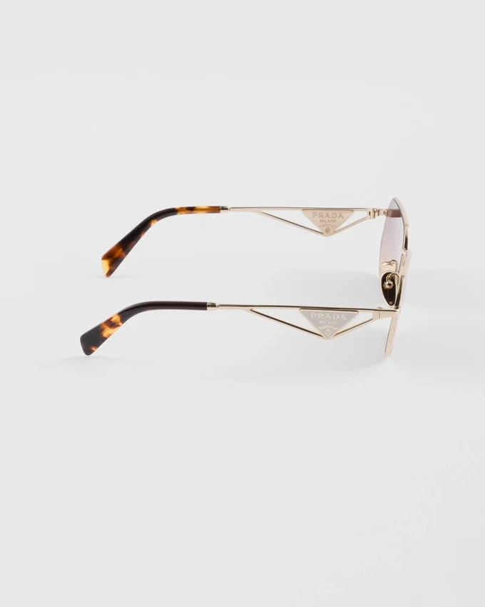 Okulary przeciwsłoneczne z trójkątnym logo Prada Triangle Okulary przeciwsłoneczne z trójkątnym logo Prada Triangle