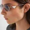 Okulary przeciwsłoneczne z trójkątnym logo Prada Triangle Okulary przeciwsłoneczne z trójkątnym logo Prada Triangle