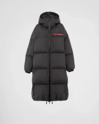 Oversizowy techniczny płaszcz puchowy z nylonu Re-Nylon