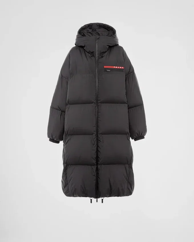 Oversizowy techniczny płaszcz puchowy z nylonu Re-Nylon Oversizowy techniczny płaszcz puchowy z nylonu Re-Nylon