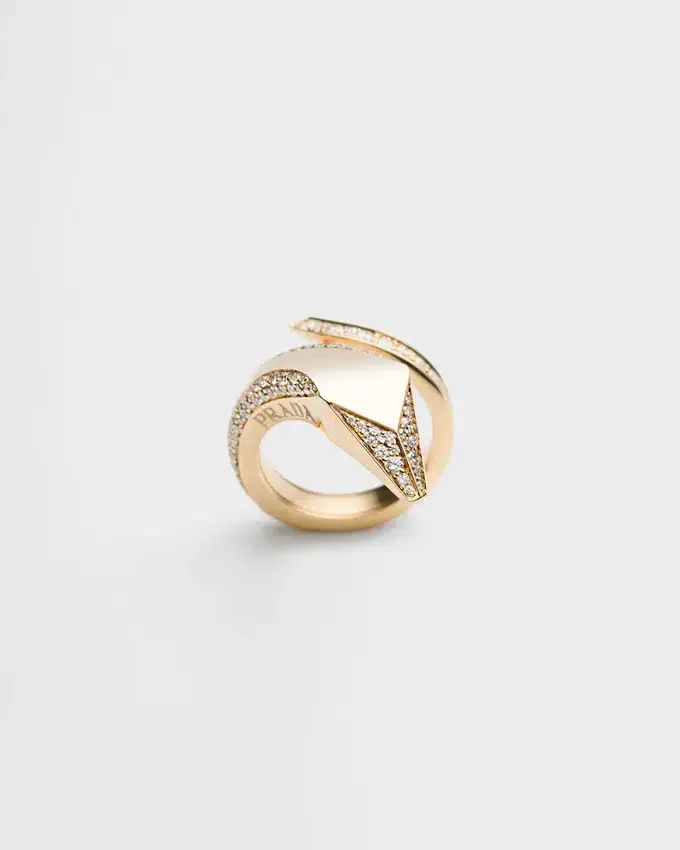 Pierścionek Eternal Gold Snake z żółtego złota i diamentów Pierścionek Eternal Gold Snake z żółtego złota i diamentów
