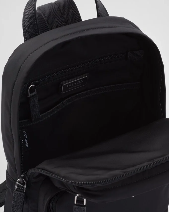 Plecak z materiału Re-Nylon i skóry Saffiano Plecak z materiału Re-Nylon i skóry Saffiano