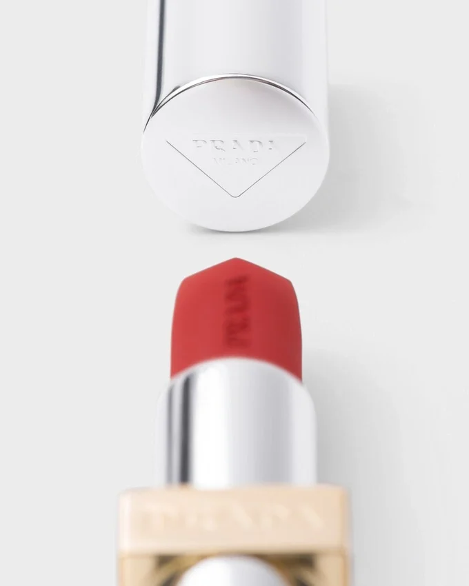 Pomadka Prada Monochrome Hyper Matte – O76 – Amber Pomadka Prada Monochrome Hyper Matte – O76 – Amber