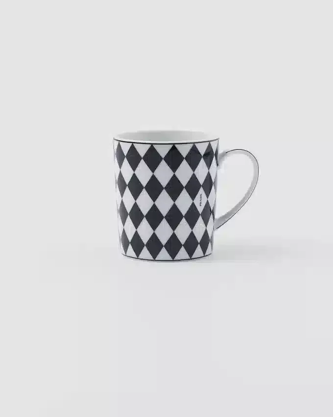 Porcelanowy kubek – szachownica Porcelanowy kubek – szachownica