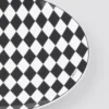 Porcelanowy talerz podkładowy – szachownica