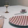 Porcelanowy talerz podkładowy – Vienna Red