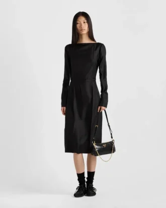 Prada Re-Edition 2002 Średniej wielkości skórzana torba na ramię