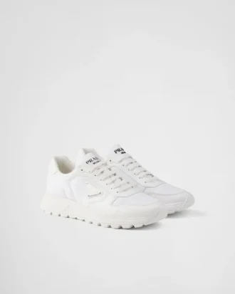 Prax 01 z materiału Re-Nylon i szczotkowanej skóry