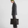 Skórzana torba Prada z klamrą i paskiem Skórzana torba Prada z klamrą i paskiem