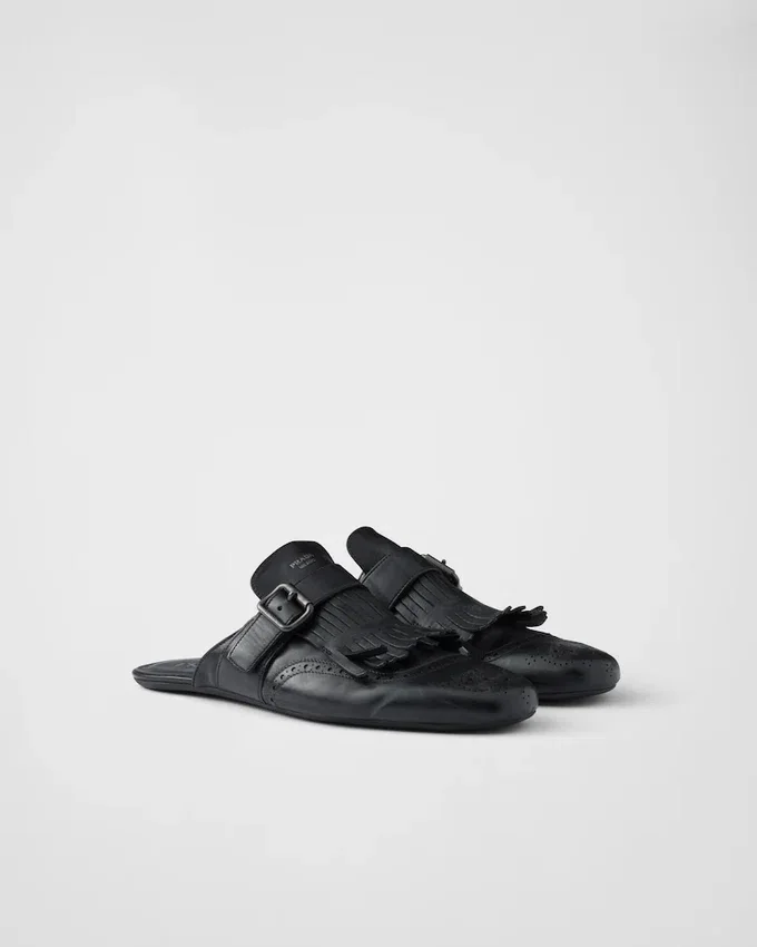 Skórzane klapki typu monk strap z frędzlami Skórzane klapki typu monk strap z frędzlami