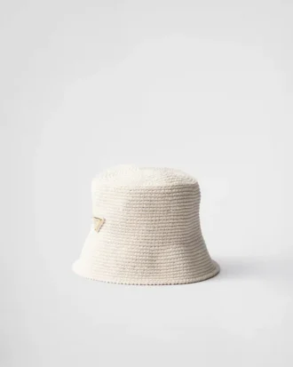 Słomkowy kapelusz typu bucket hat