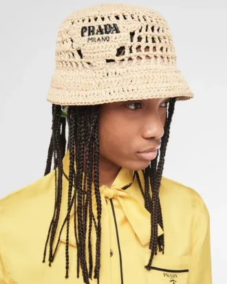 Słomkowy kapelusz typu bucket hat