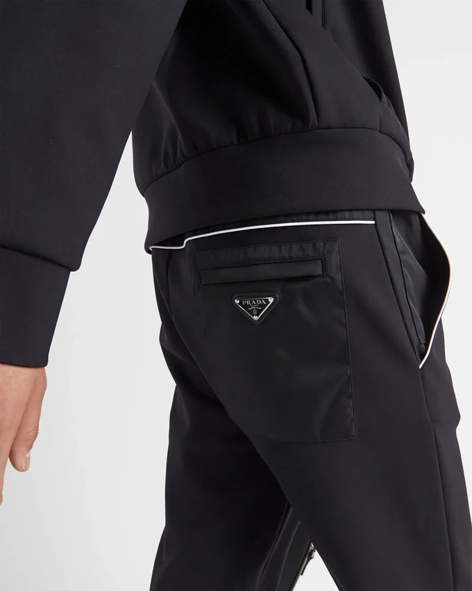 Spodnie dresowe z detalami z Re-Nylon Spodnie dresowe z detalami z Re-Nylon