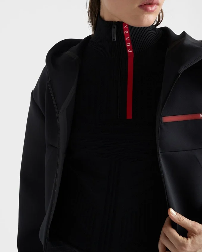 Sweter z golfem z materiału Re-Nylon Sweter z golfem z materiału Re-Nylon