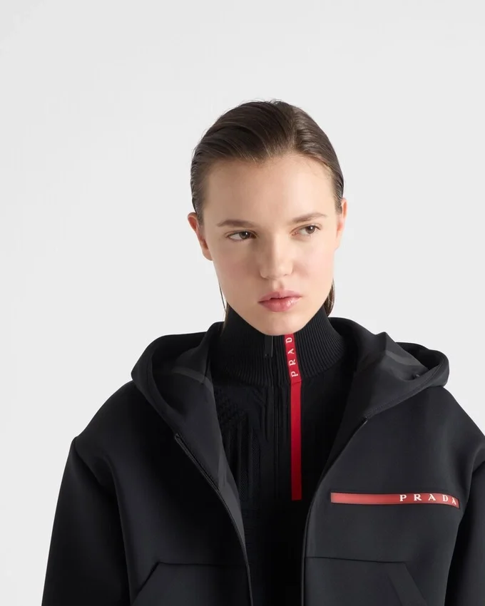 Sweter z golfem z materiału Re-Nylon Sweter z golfem z materiału Re-Nylon