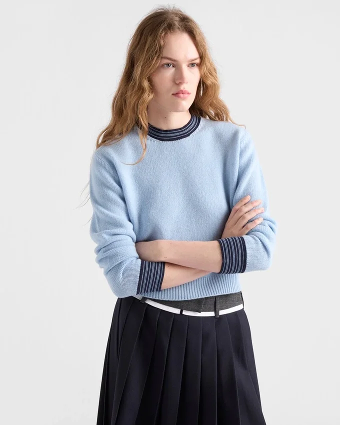 Sweter z kaszmiru z okrągłym dekoltem Sweter z kaszmiru z okrągłym dekoltem