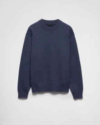 Sweter z okrągłym dekoltem z regenerowanego kaszmiru