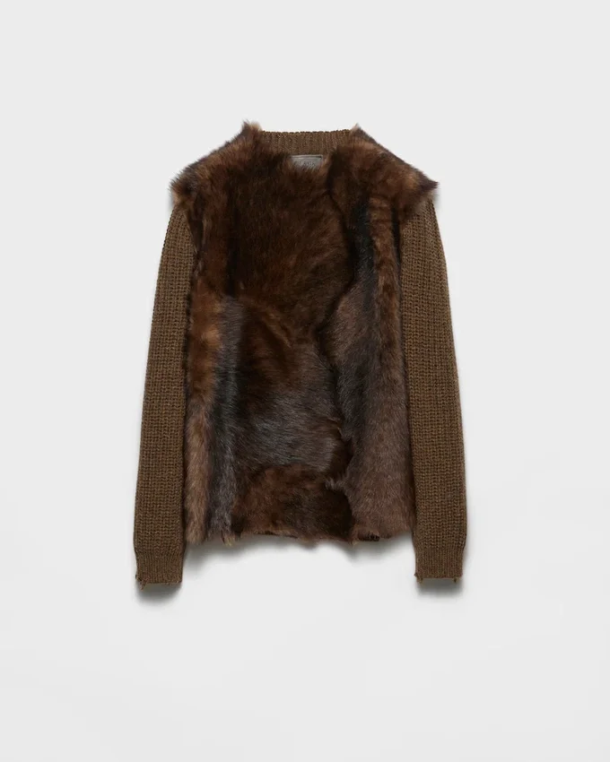 Sweter z wełny i owczej skóry Sweter z wełny i owczej skóry
