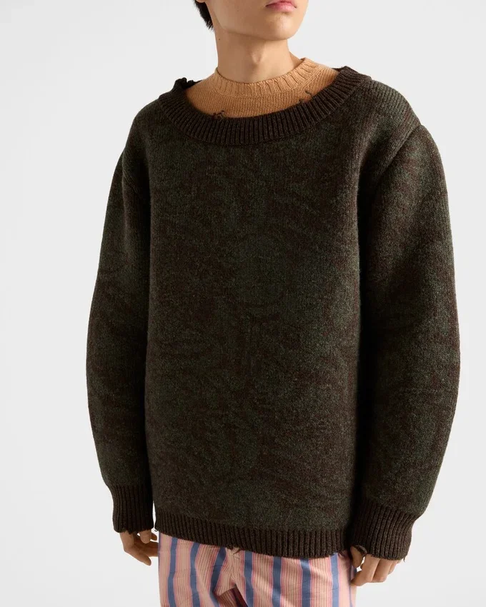 Sweter z wełny szetlandzkiej z szerokim dekoltem Sweter z wełny szetlandzkiej z szerokim dekoltem