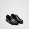 Sznurowane buty z szczotkowanej skóry