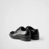 Sznurowane buty z szczotkowanej skóry